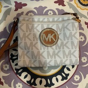 Micheal Kor’s Cross body bag